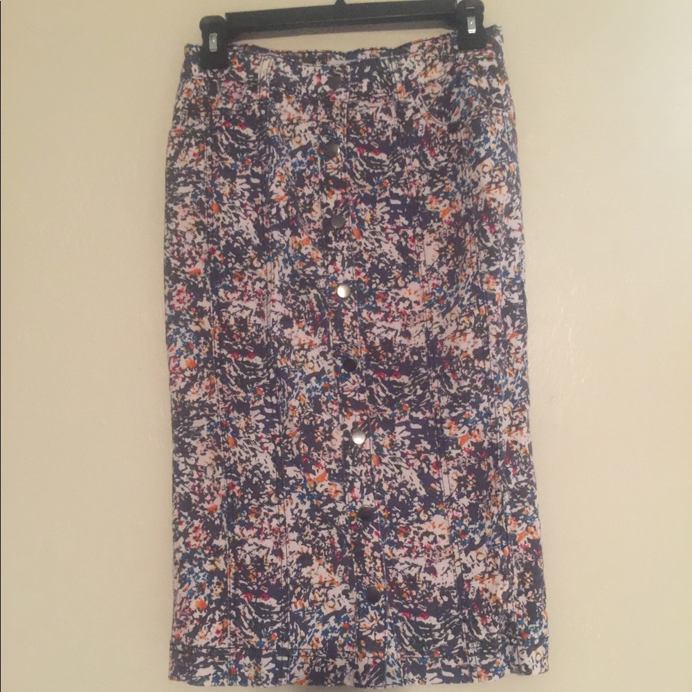 Slim fit skirt